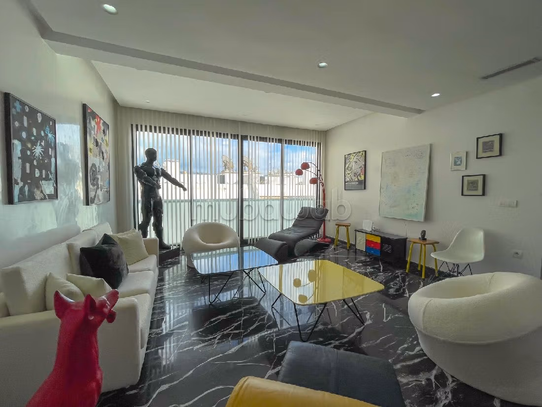 Bonito piso en alquiler en Racine. Area 175 m². Completamente amueblado