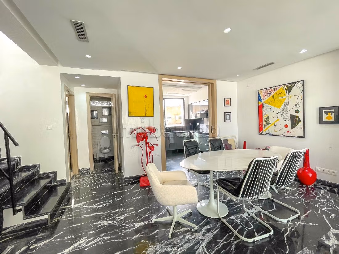 Bonito piso en alquiler en Racine. Area 175 m². Completamente amueblado