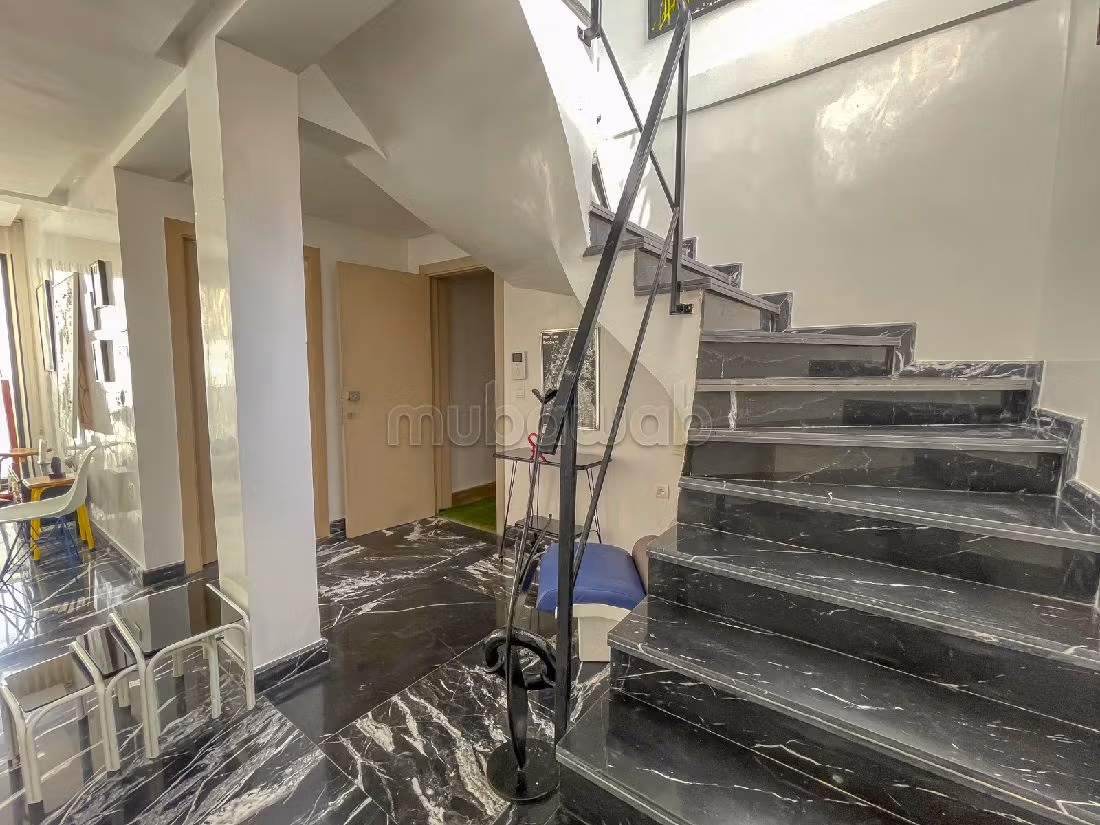 Bonito piso en alquiler en Racine. Area 175 m². Completamente amueblado