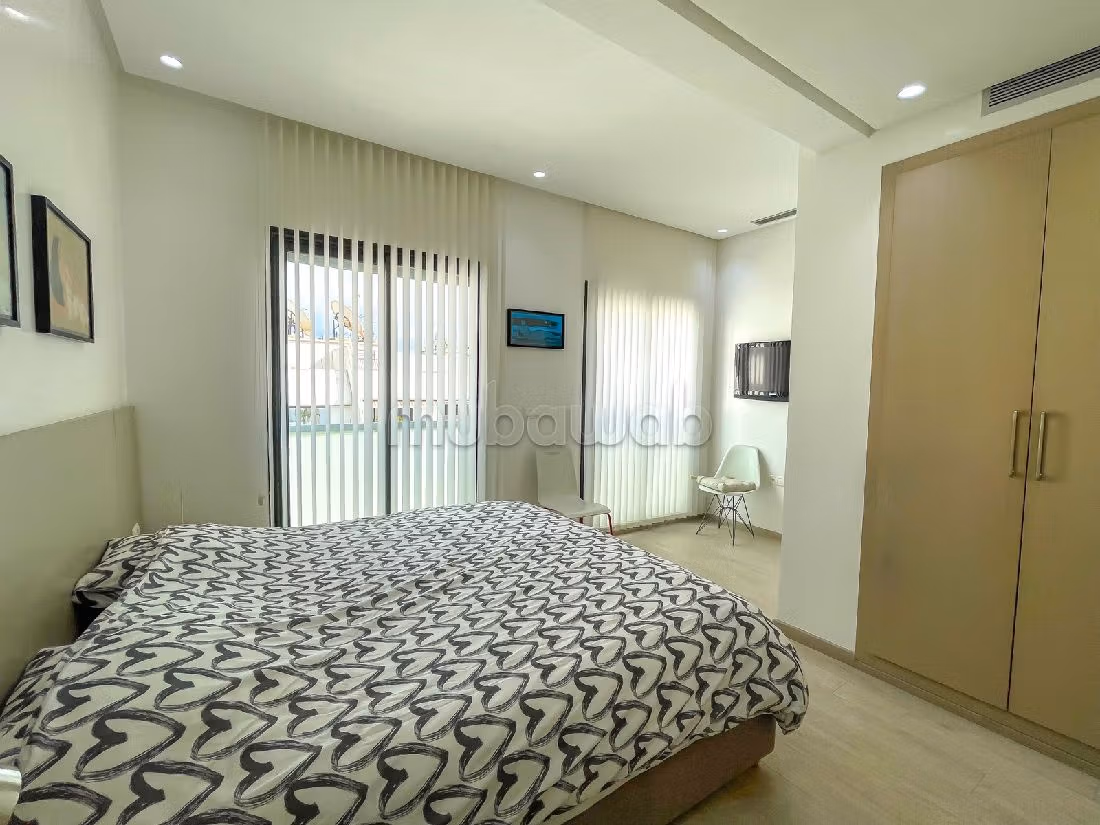 Bonito piso en alquiler en Racine. Area 175 m². Completamente amueblado