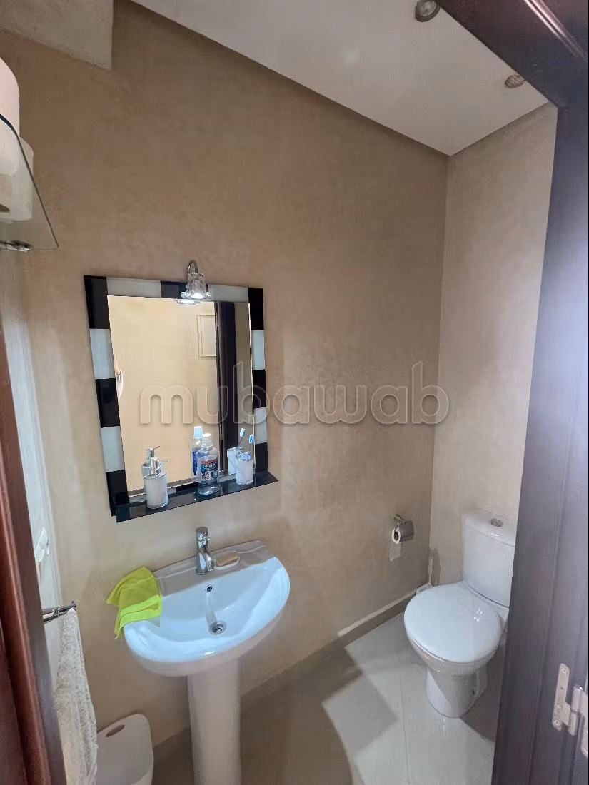 Magnífico piso en alquiler en Haut Founty. 2 bonitas habitaciones. con muebles. 