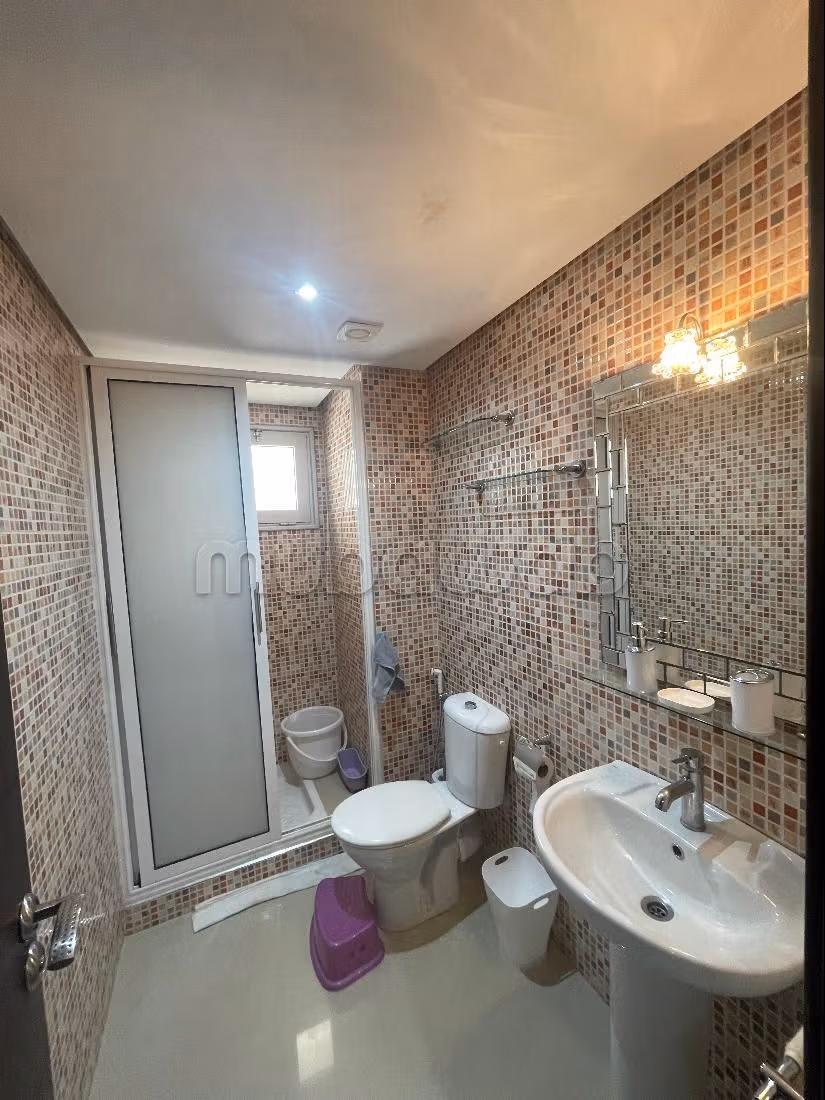 Magnífico piso en alquiler en Haut Founty. 2 bonitas habitaciones. con muebles. 