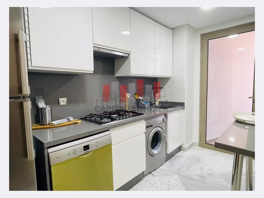 شقة جميلة للكراء ببوركون الشرقي. 5 قطع مريحة. مفروشة