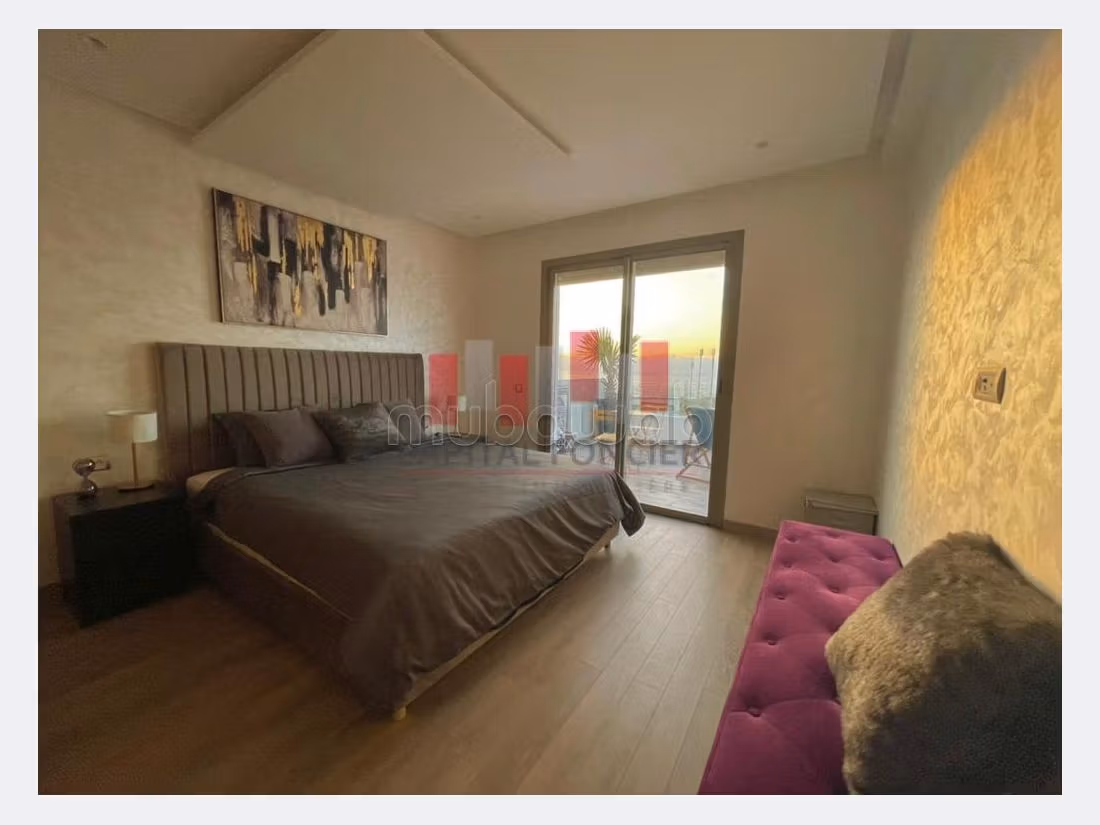 شقة جميلة للكراء ببوركون الشرقي. 5 قطع مريحة. مفروشة