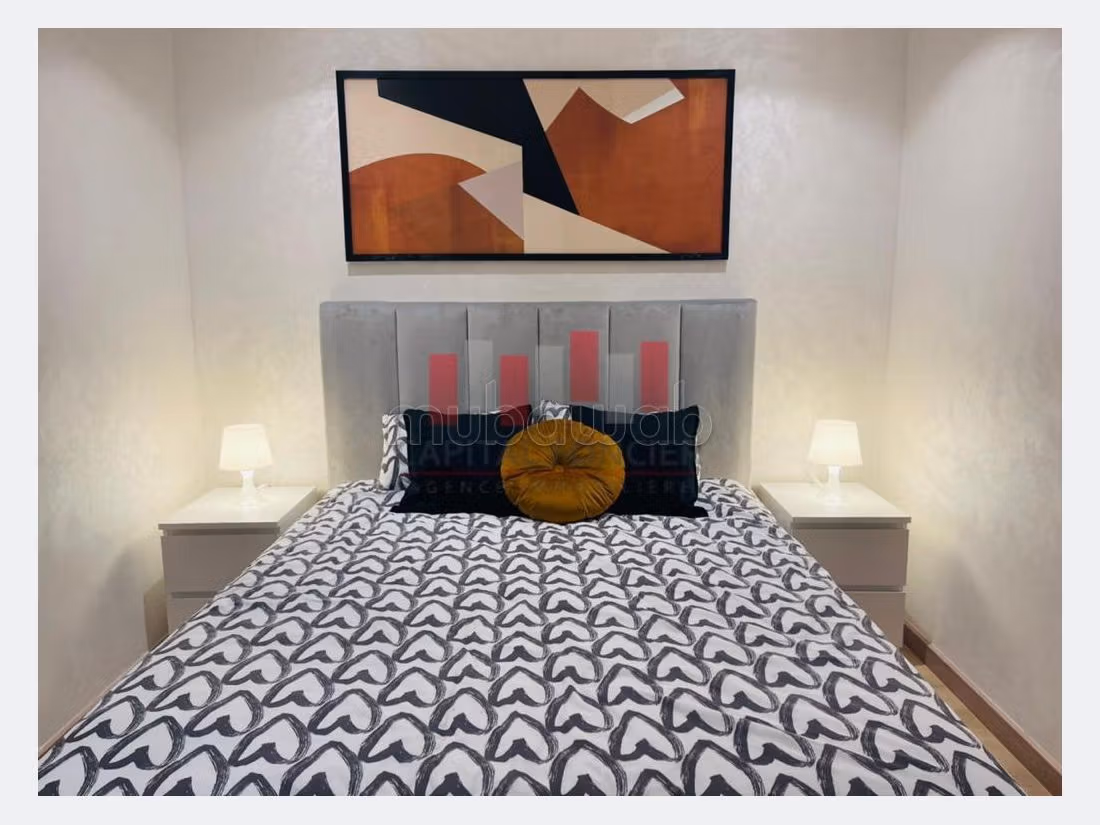 شقة جميلة للكراء ببوركون الشرقي. 5 قطع مريحة. مفروشة