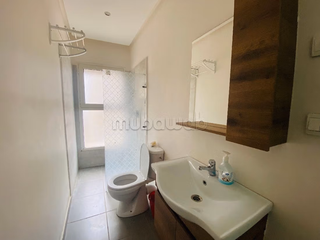 Appartamento in vendita a Maârif. 2 belle camere da letto. Dotato di ascensore.