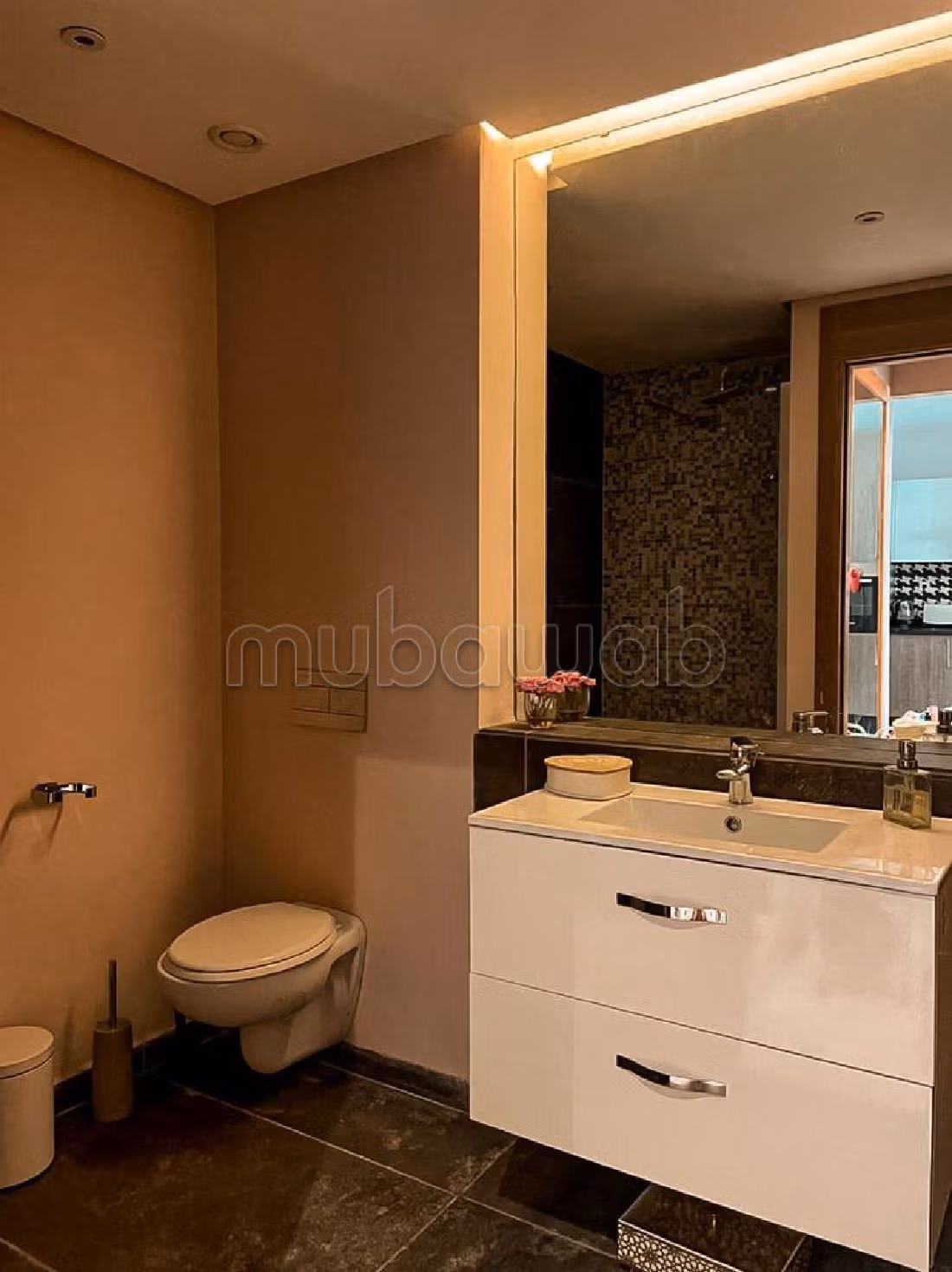 شقة رائعة للايجار بالأميرات. المساحة الكلية 56 م². مفروشة