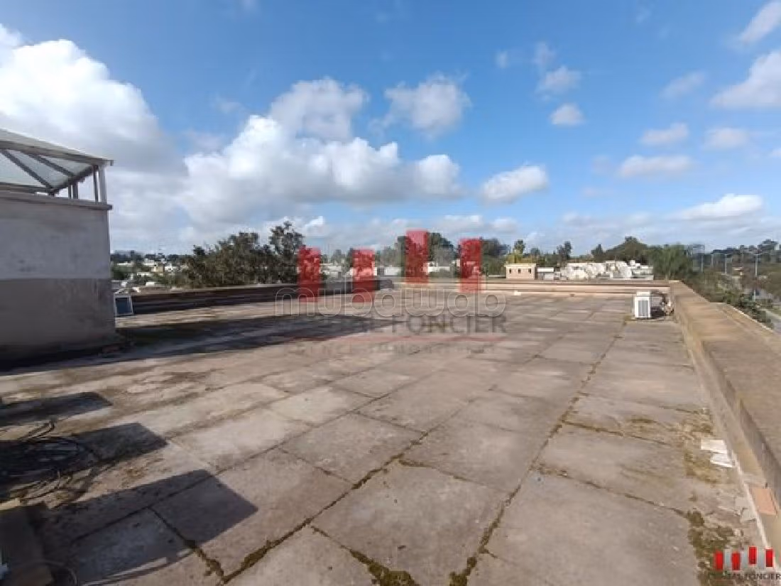 مكاتب ومحلات للإيجار بحي كاليفورنيا. المساحة الكلية 1200 م². 