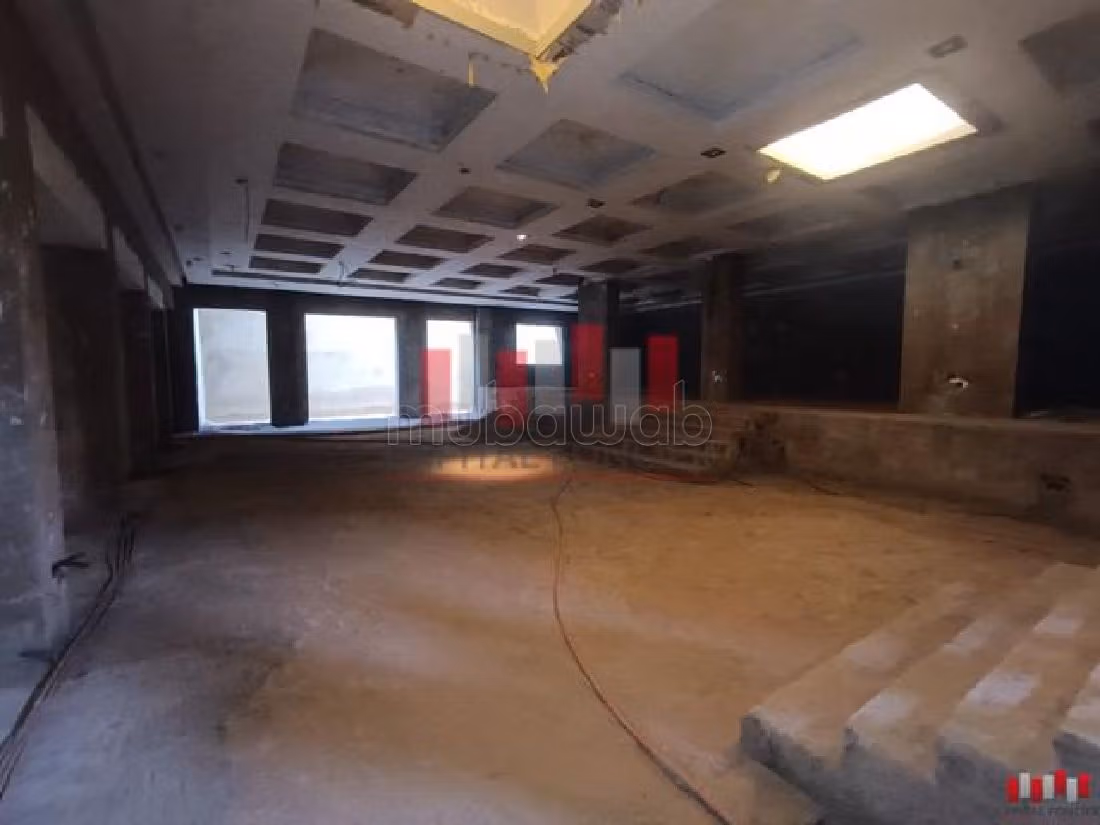 مكاتب ومحلات للإيجار بحي كاليفورنيا. المساحة الكلية 1200 م². 