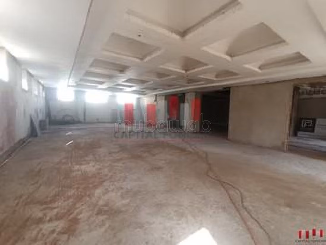 مكاتب ومحلات للإيجار بحي كاليفورنيا. المساحة الكلية 1200 م². 