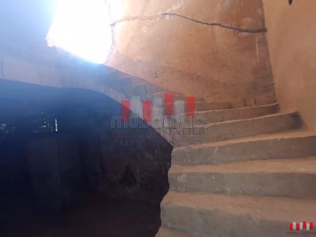 مكاتب ومحلات للإيجار بحي كاليفورنيا. المساحة الكلية 1200 م². 