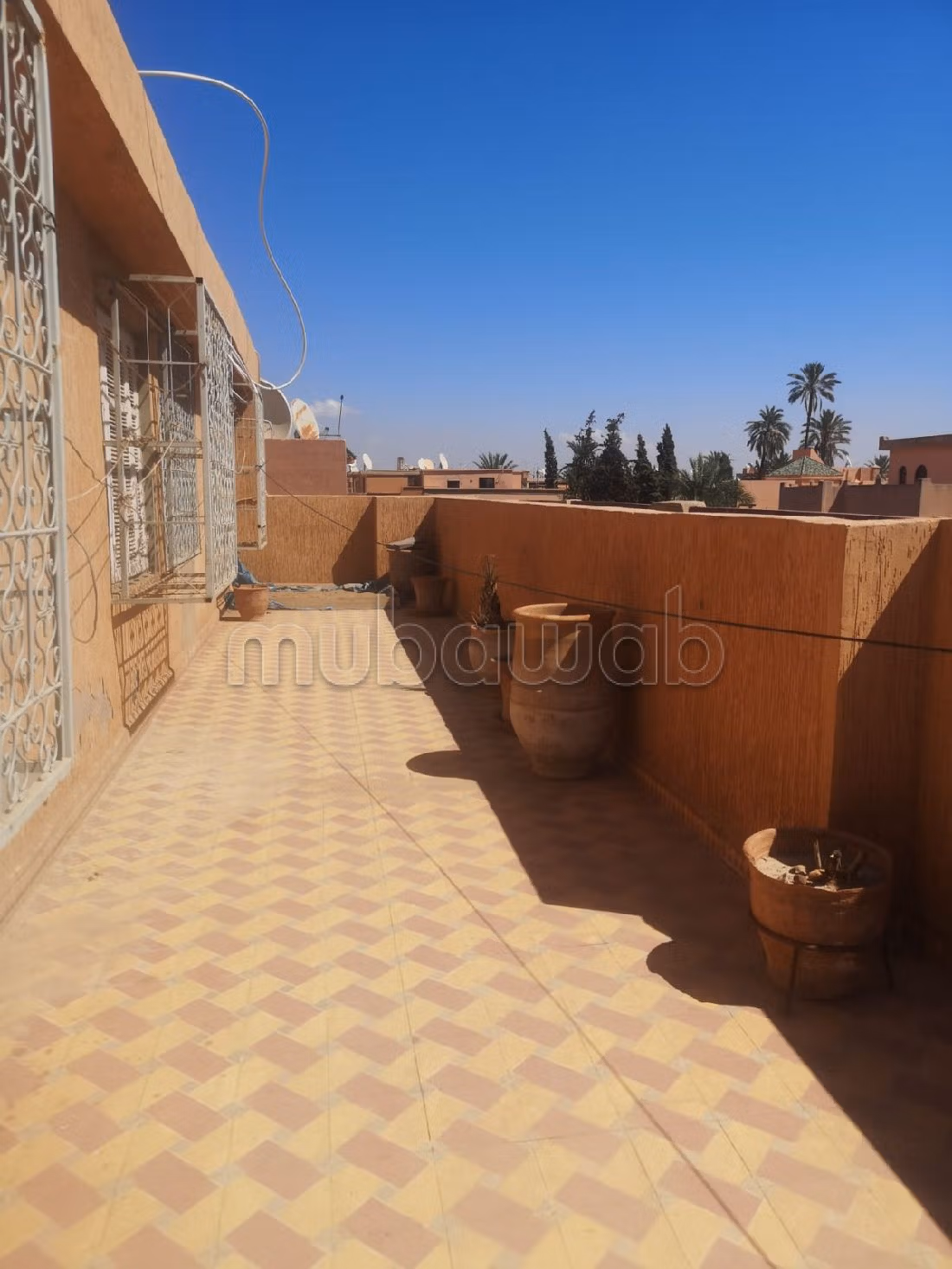 فيلا ممتازة للبيع ب سيدي عابد. 15 قطع رائعة. صالة مغربية وصحن فضائي