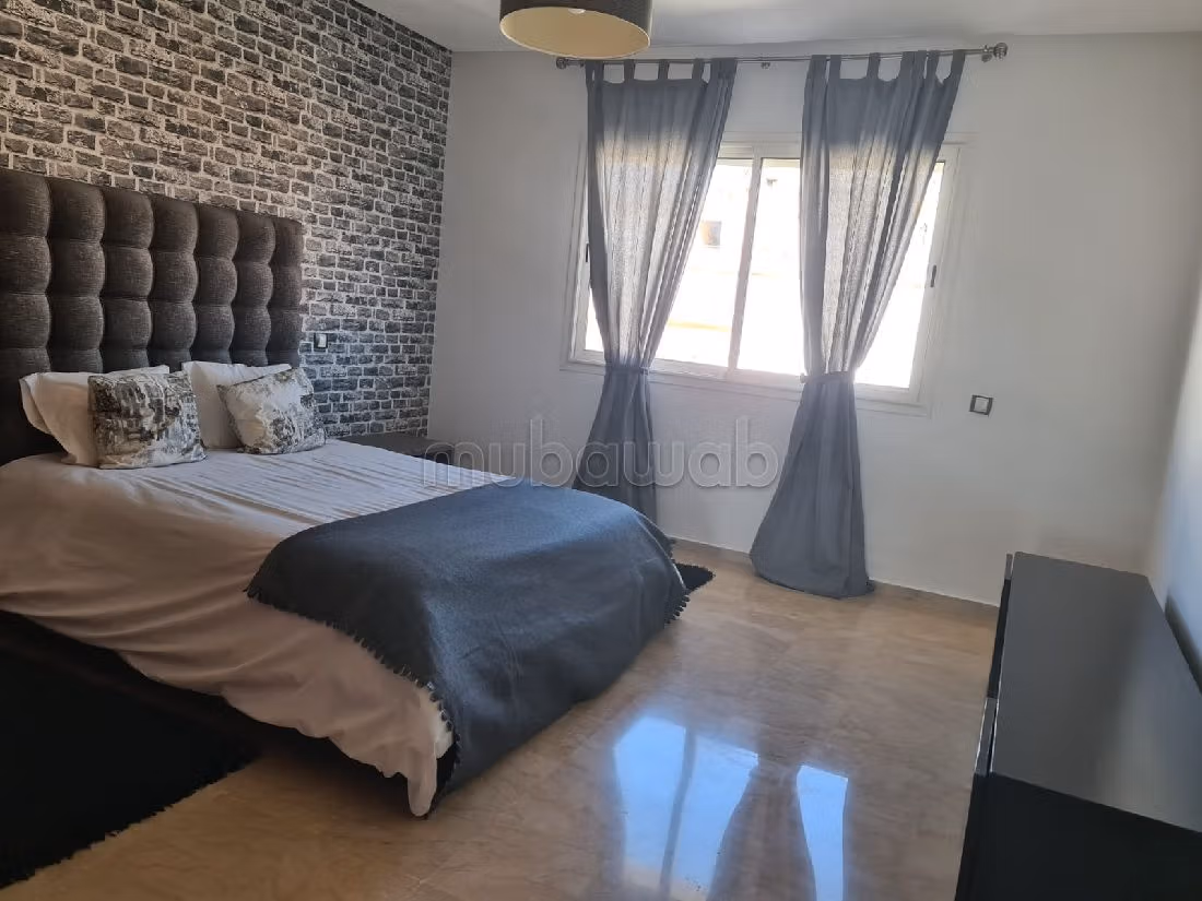 Affitto di un bellissimo appartamento a Racine. Superficie 100 m². Con garage e ascensore. 