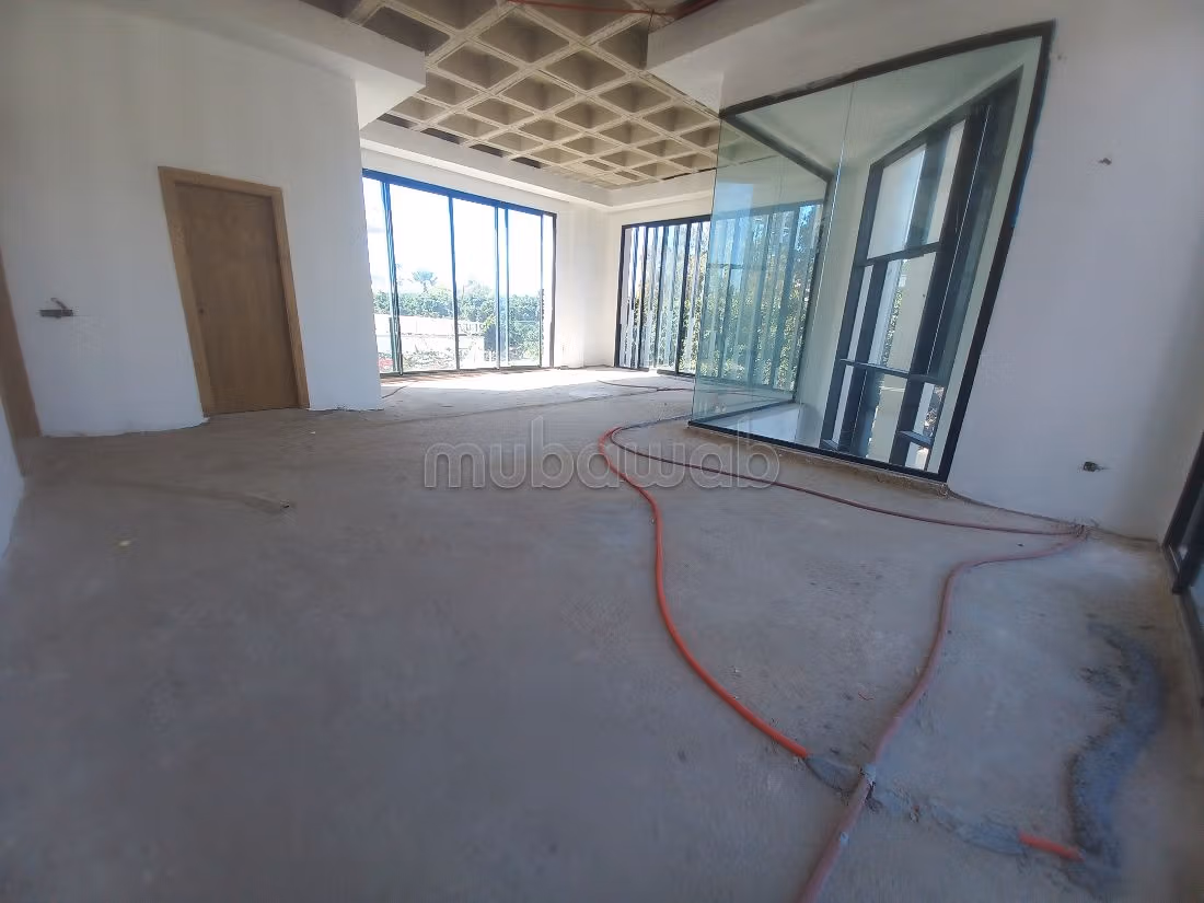 Kantoorruimte beschikbaar in Racine. Oppervlakte 900 m². Met terras en lift