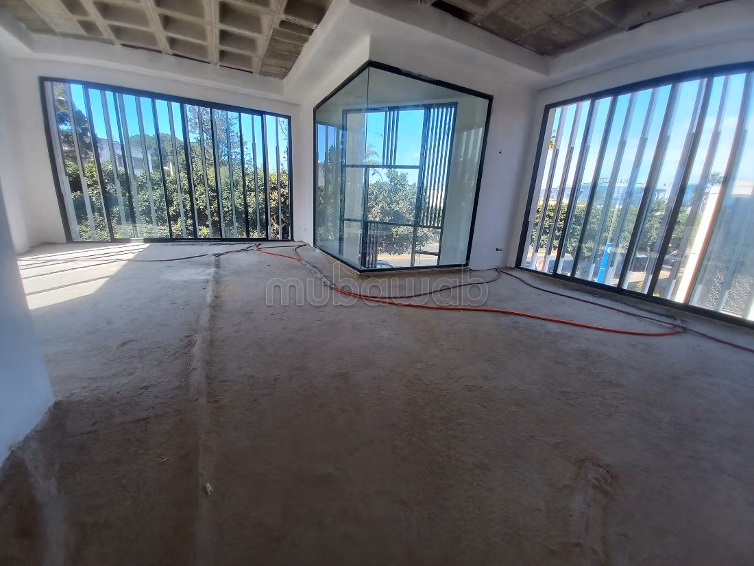 Kantoorruimte beschikbaar in Racine. Oppervlakte 900 m². Met terras en lift