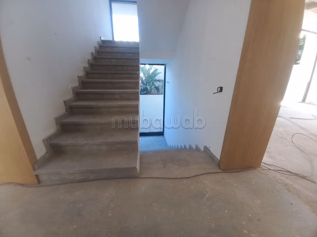 Kantoorruimte beschikbaar in Racine. Oppervlakte 900 m². Met terras en lift
