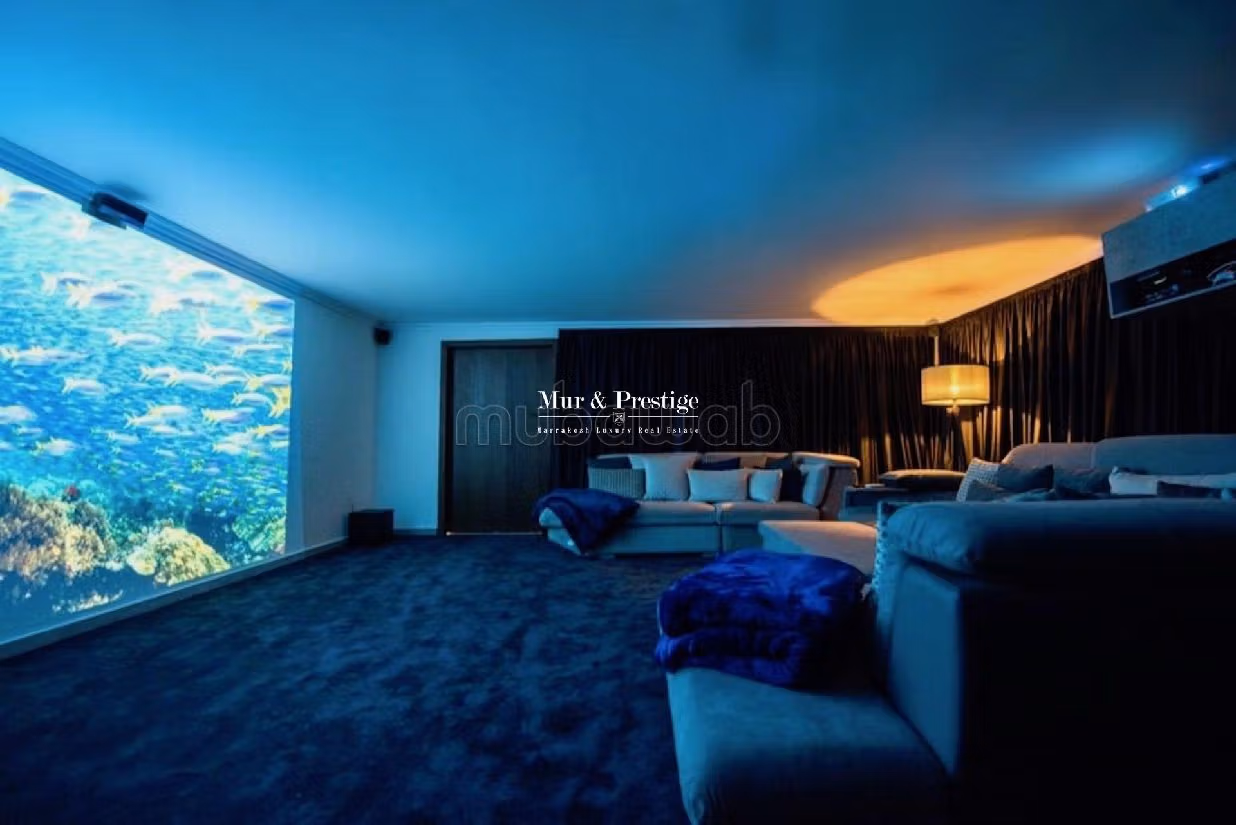 Magnificent villa for sale. 6 comfortable rooms. Working fireplace, Residence with swimming pool. 