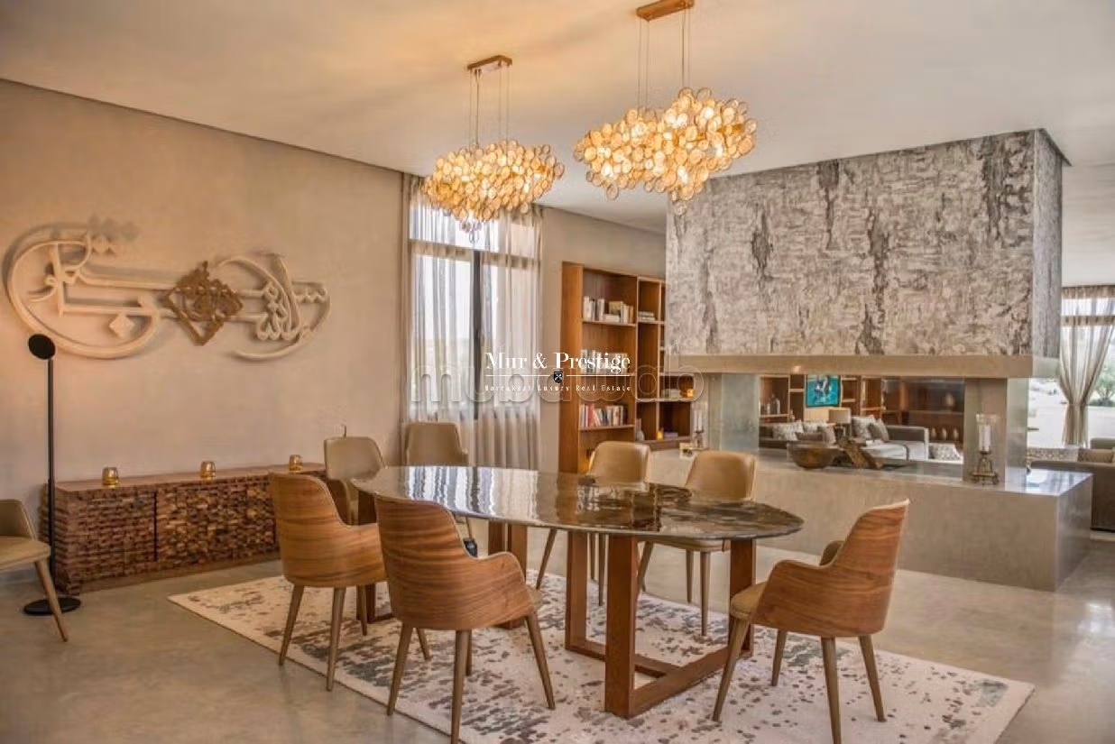 Magnificent villa for sale. 6 comfortable rooms. Working fireplace, Residence with swimming pool. 