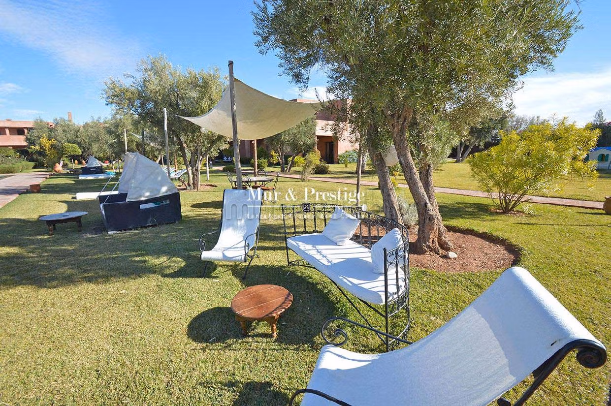 Fabulous house for sale. Area of 2000 m². Swimming pool and fireplace. 