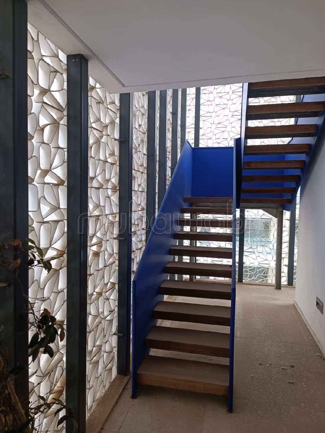 Joli studio duplex meublé à casa finance city