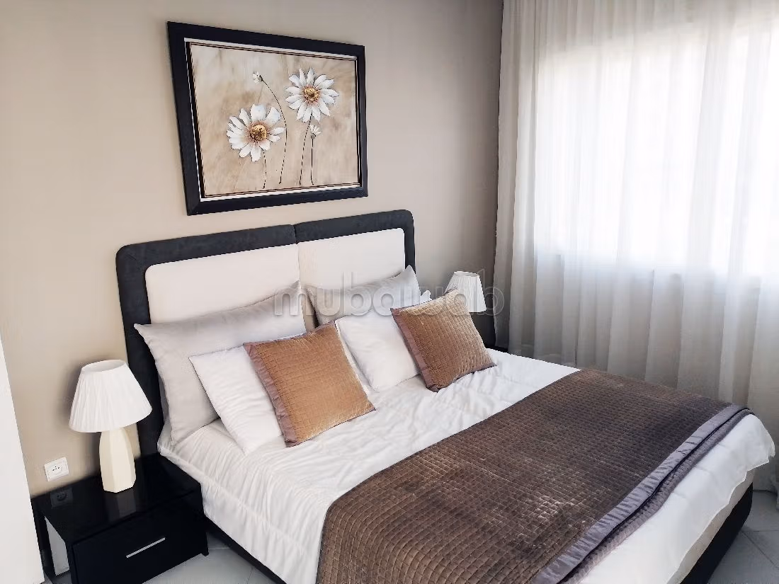 شقة رائعة للبيع ب الصنوبر. 2 قطع مريحة. إقامة بالبواب. 