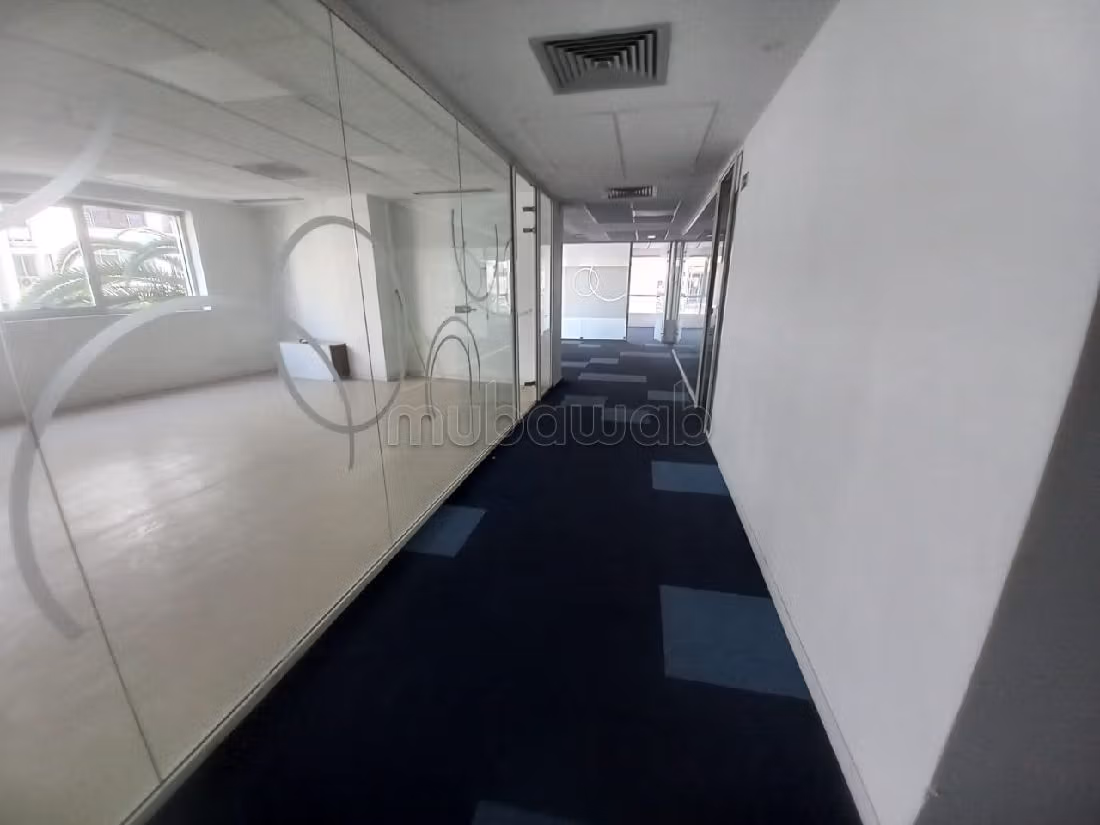 Offices for rent in Anfa. Small area 700 m². Double glazing and central heating. 