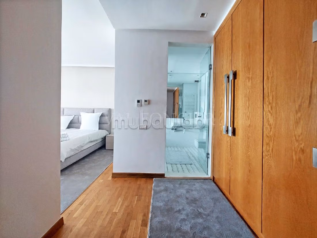 Very nice apartment for rent in Racine. 3 lovely rooms. Fully equipped kitchen. 