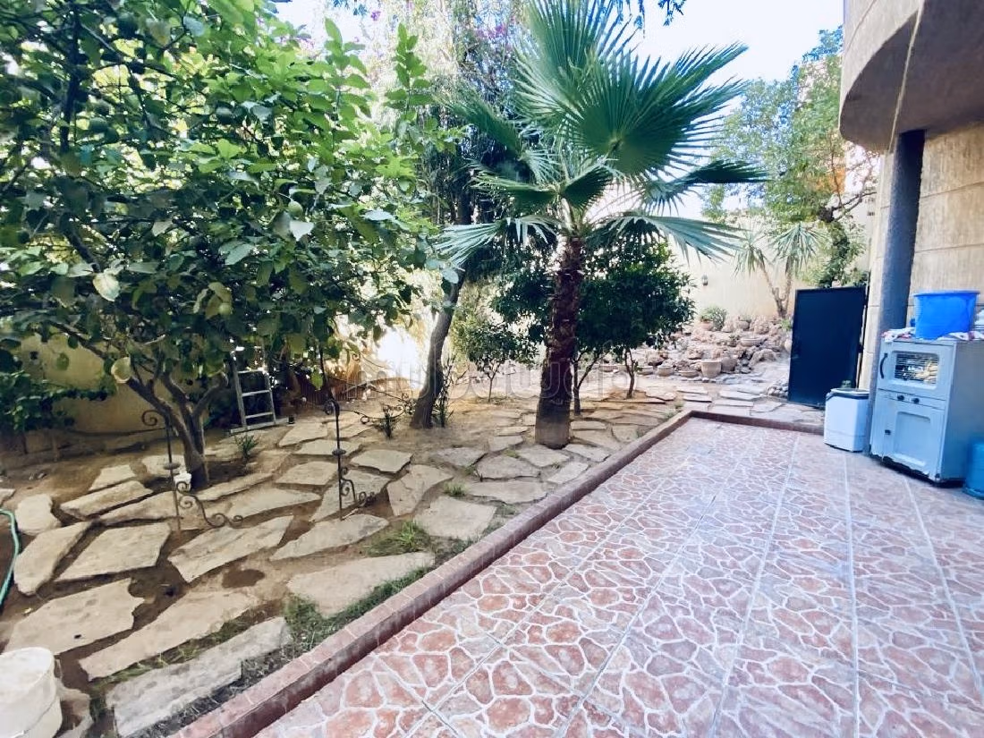 Villa à Vendre – Targa Marrakech, 6 Chambres, Sous sol Aménagé et Appartement Indépendant