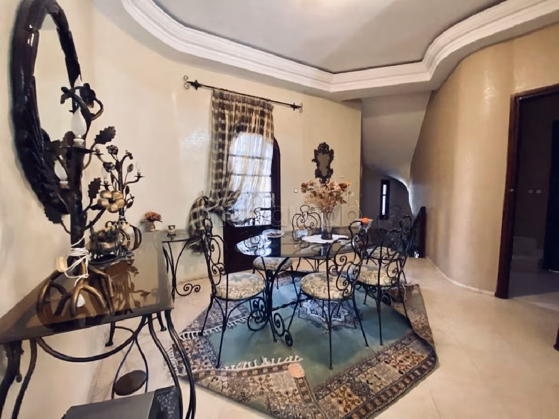 Villa à Vendre – Targa Marrakech, 6 Chambres, Sous sol Aménagé et Appartement Indépendant