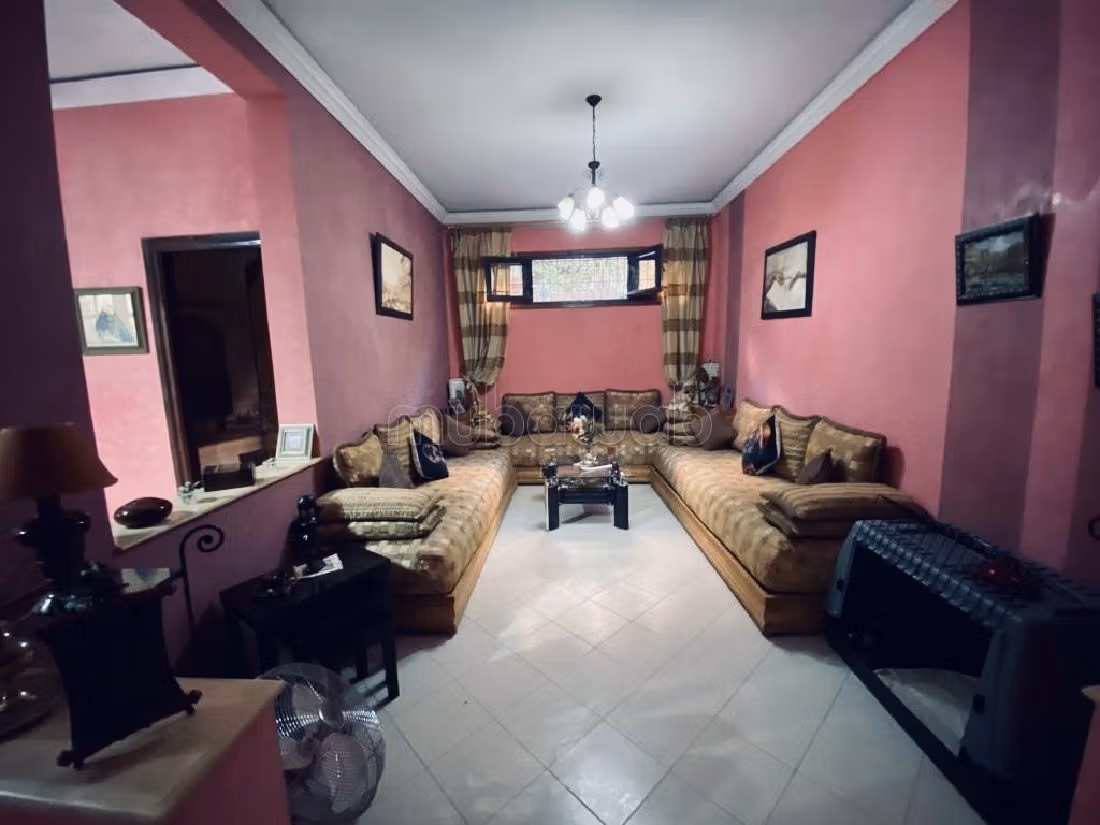 Villa à Vendre – Targa Marrakech, 6 Chambres, Sous sol Aménagé et Appartement Indépendant