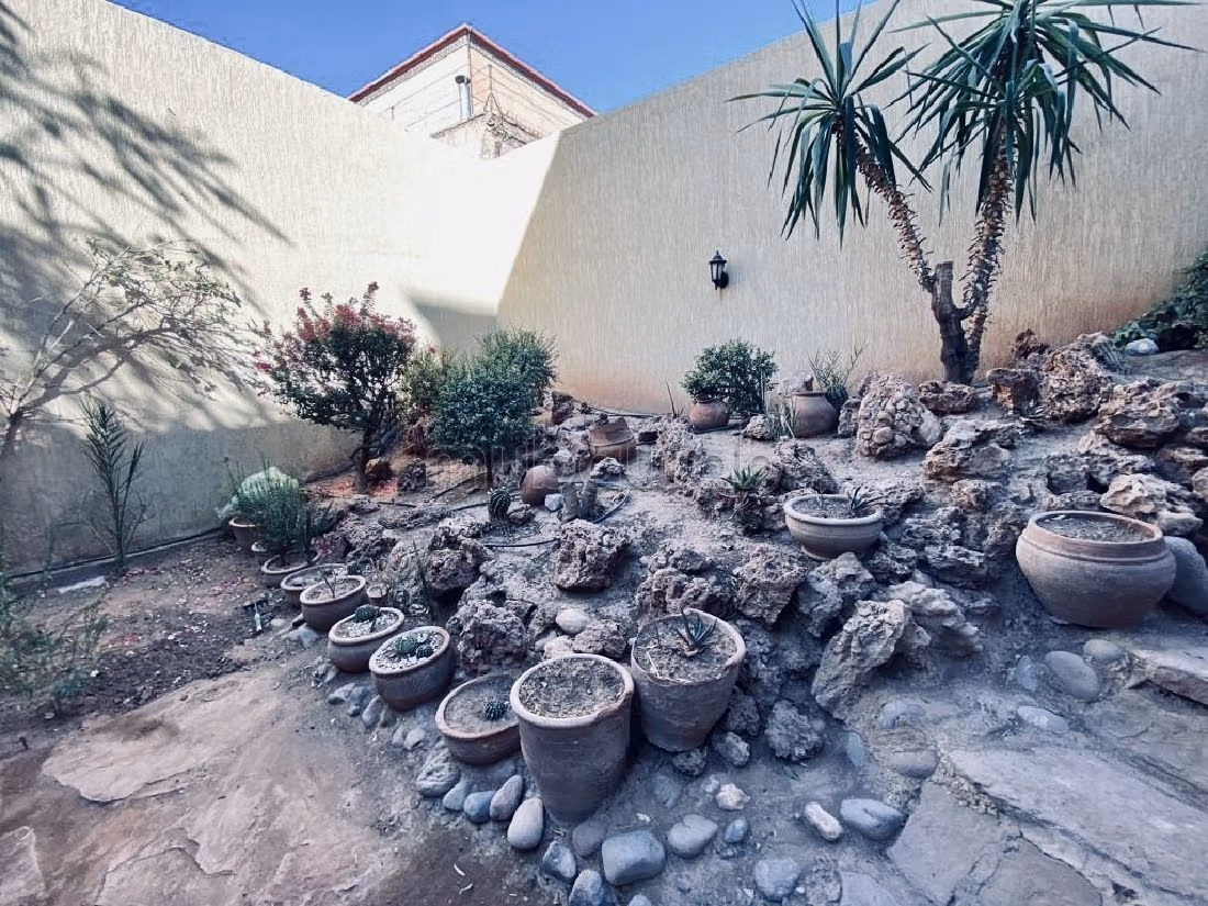 Villa à Vendre – Targa Marrakech, 6 Chambres, Sous sol Aménagé et Appartement Indépendant