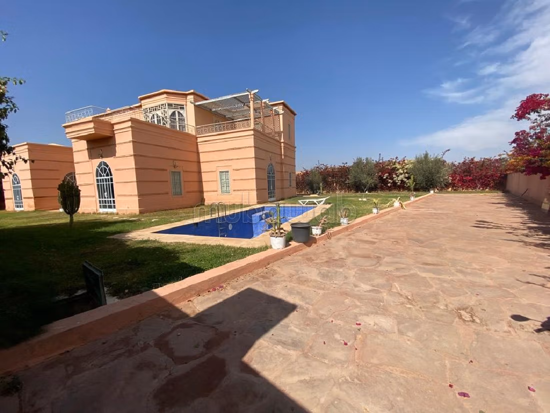 Villa de Charme à Vendre – Marrakech, Signée Charles Boccara avec Vue Atlas et Piscine Privée