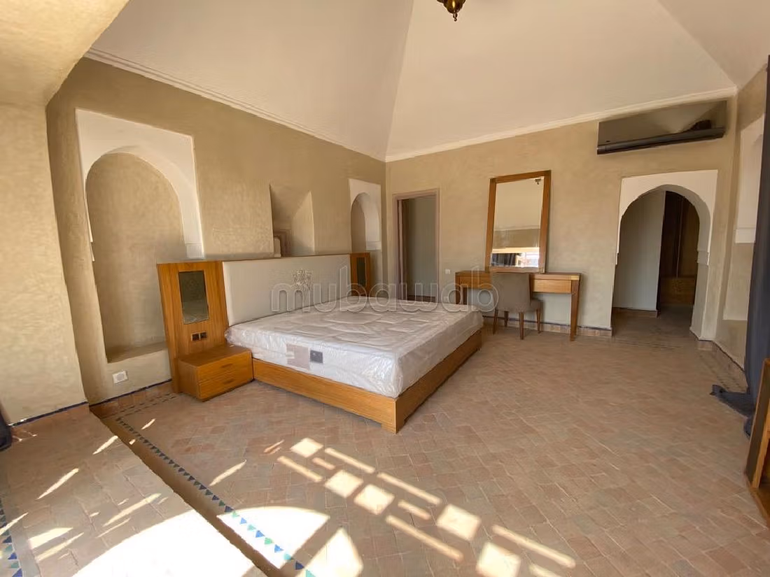 Villa de Charme à Vendre – Marrakech, Signée Charles Boccara avec Vue Atlas et Piscine Privée
