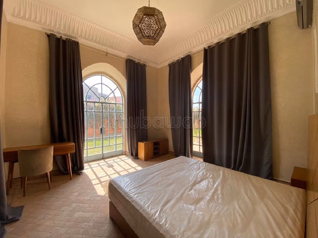 Villa de Charme à Vendre – Marrakech, Signée Charles Boccara avec Vue Atlas et Piscine Privée