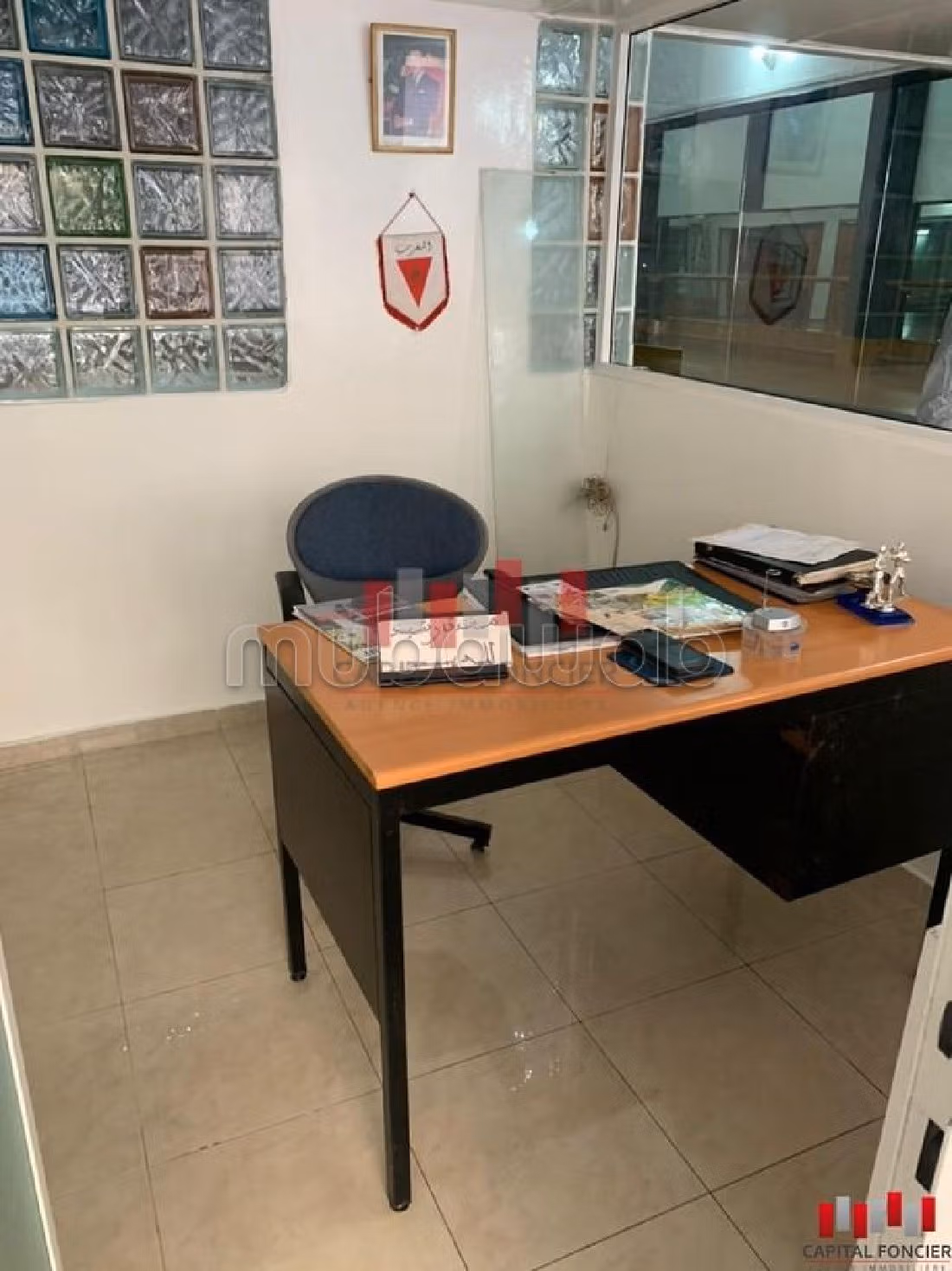 Oficinas y locales comerciales en venta en Bourgogne Est. Pequeña superficie 220 m²