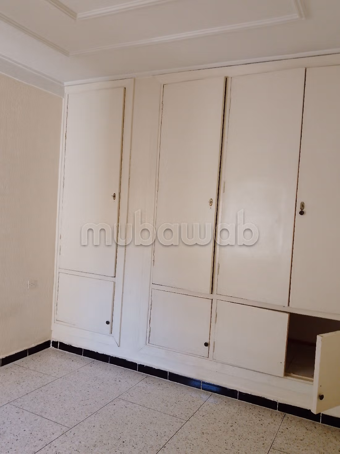 Splendido appartamento in vendita a Saada. 3 belle camere da letto. Porta blindata, servizio di sicurezza