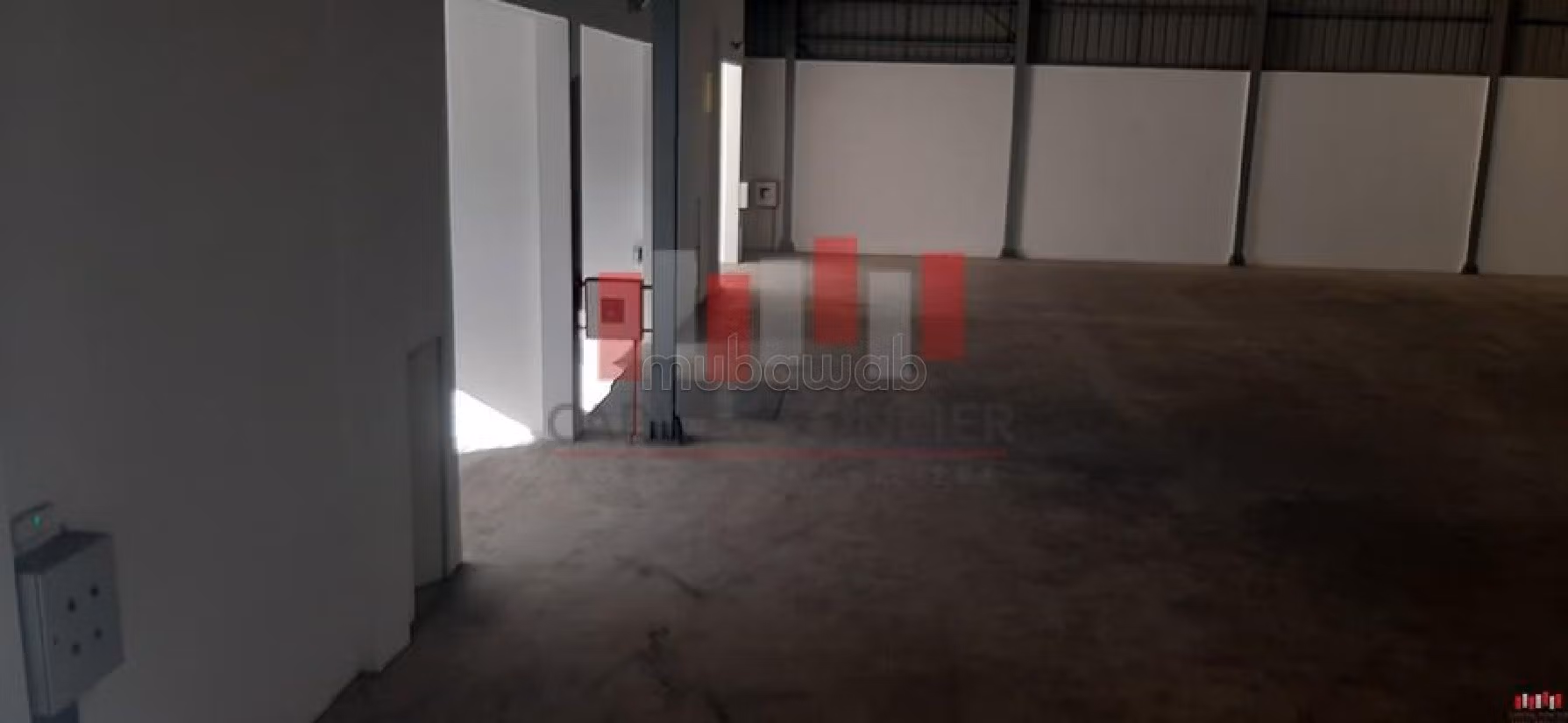 Oficinas y locales comerciales en alquiler en Franceville. Superficie de 4040 m²