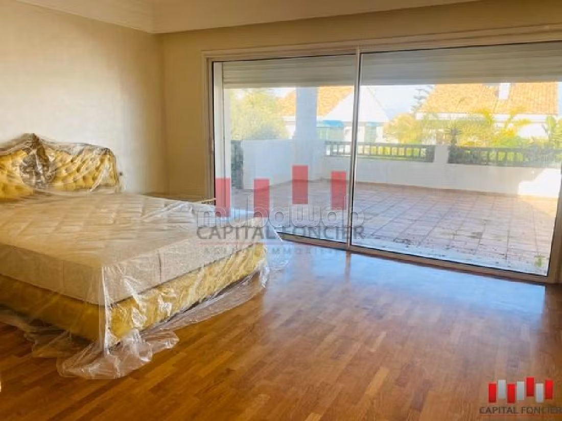 Plein sud piscine calme