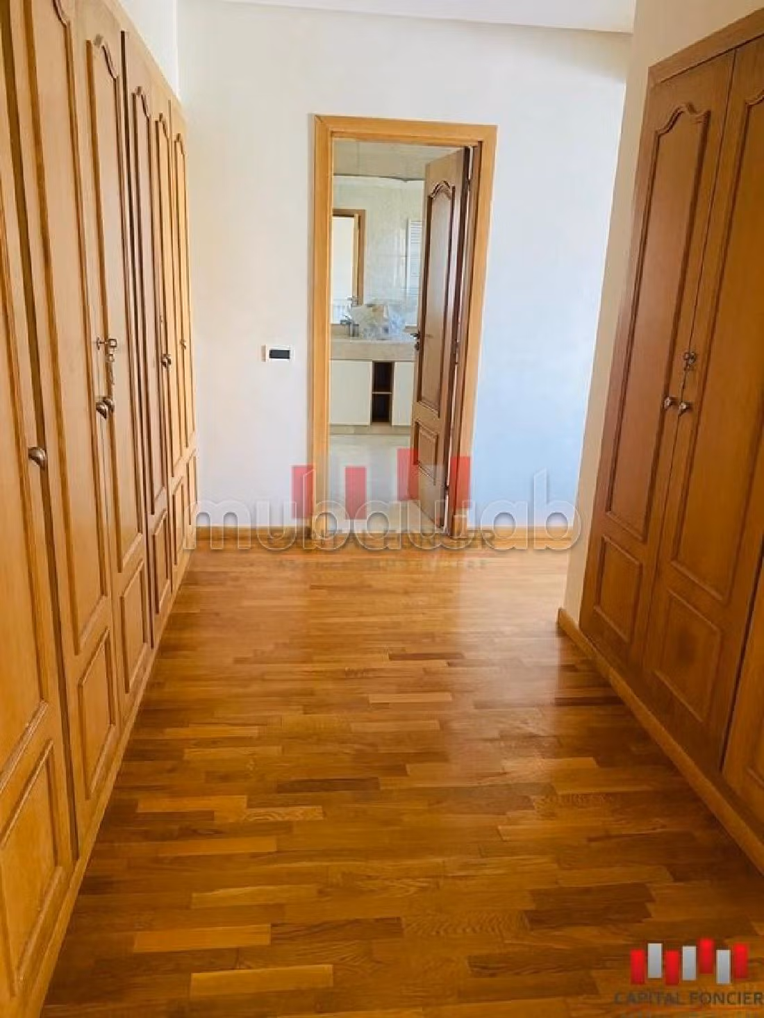 Plein sud piscine calme