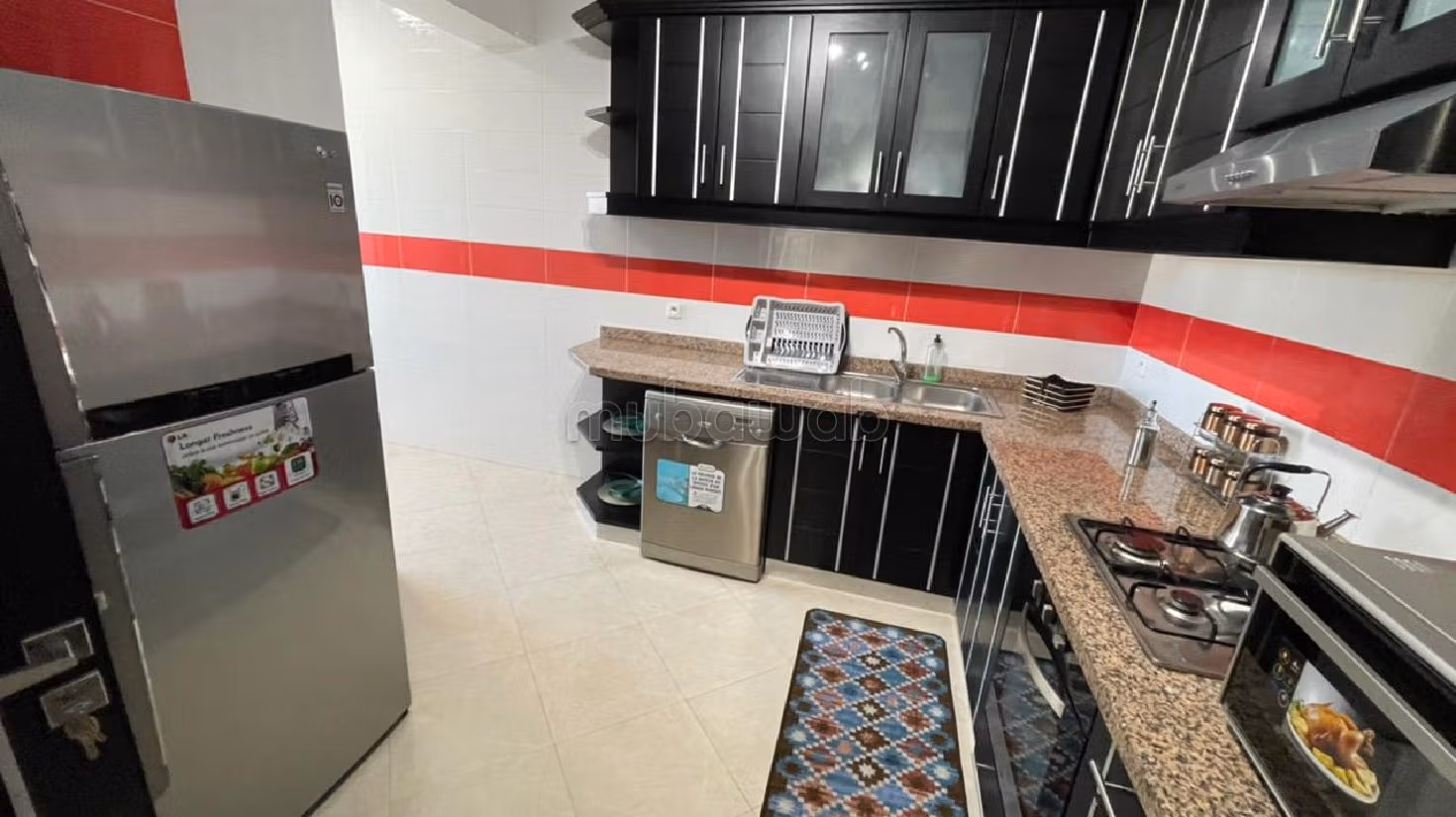 Pisos en alquiler en Castilla. Área total 165 m². Conserje disponible, sistema de aire condicionado. 