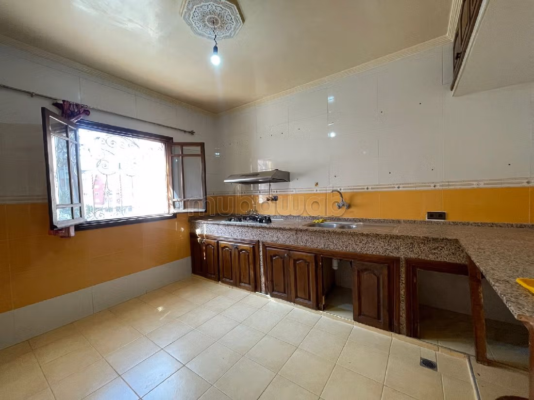 Splendida casa in vendita a Azzouzia. Superficie totale 80 m². Ammobiliato