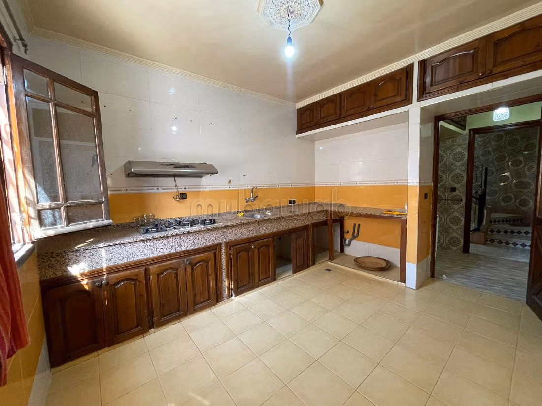 Splendida casa in vendita a Azzouzia. Superficie totale 80 m². Ammobiliato