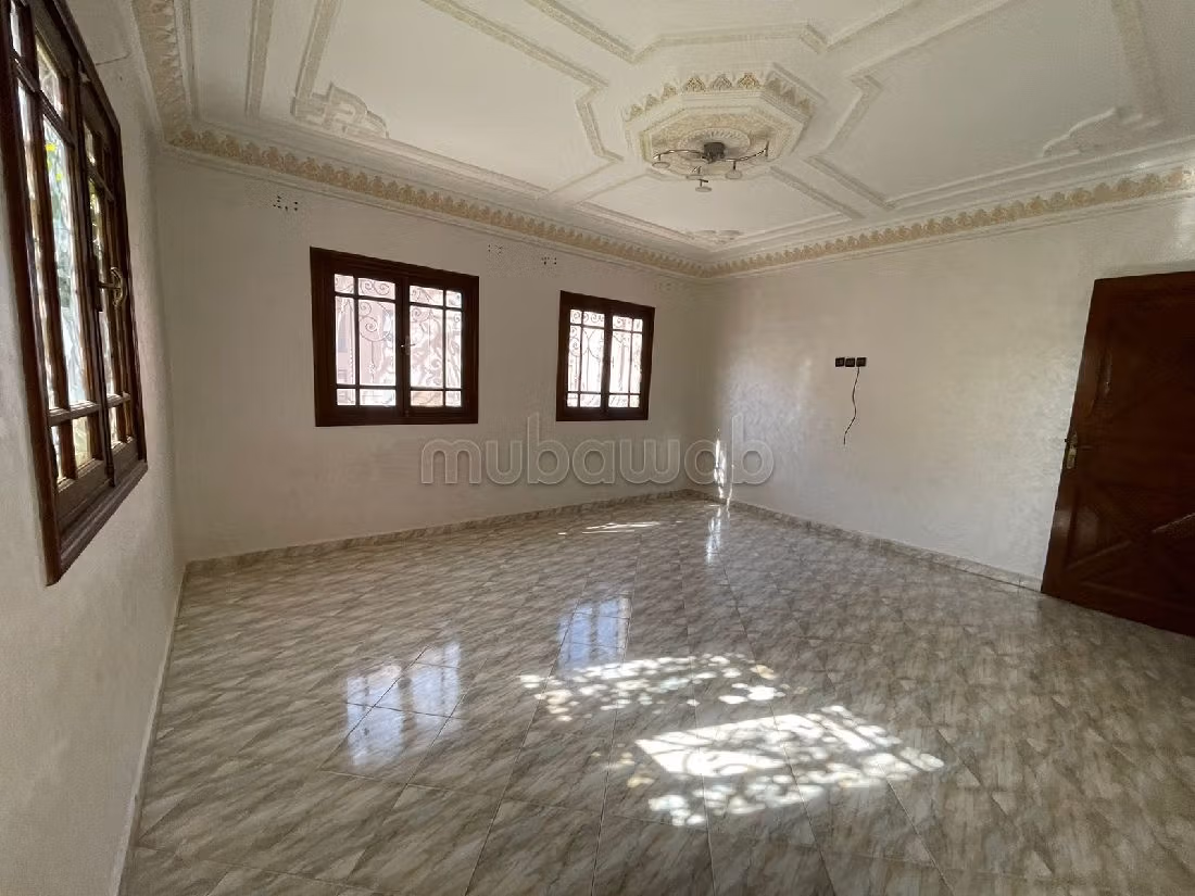Splendida casa in vendita a Azzouzia. Superficie totale 80 m². Ammobiliato