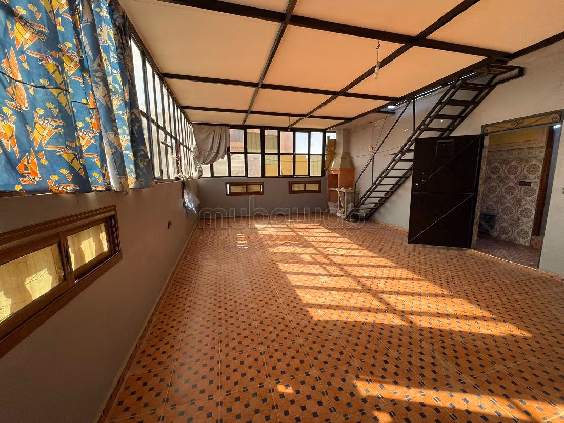 Splendida casa in vendita a Azzouzia. Superficie totale 80 m². Ammobiliato