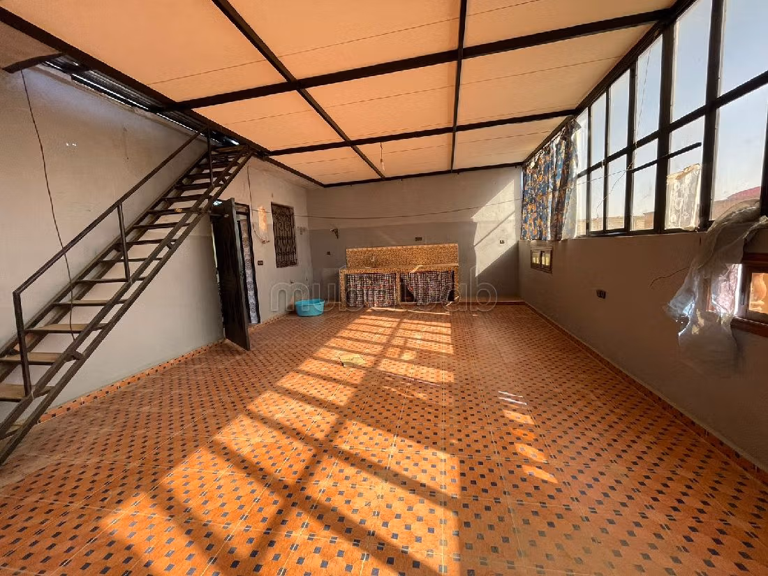 Splendida casa in vendita a Azzouzia. Superficie totale 80 m². Ammobiliato