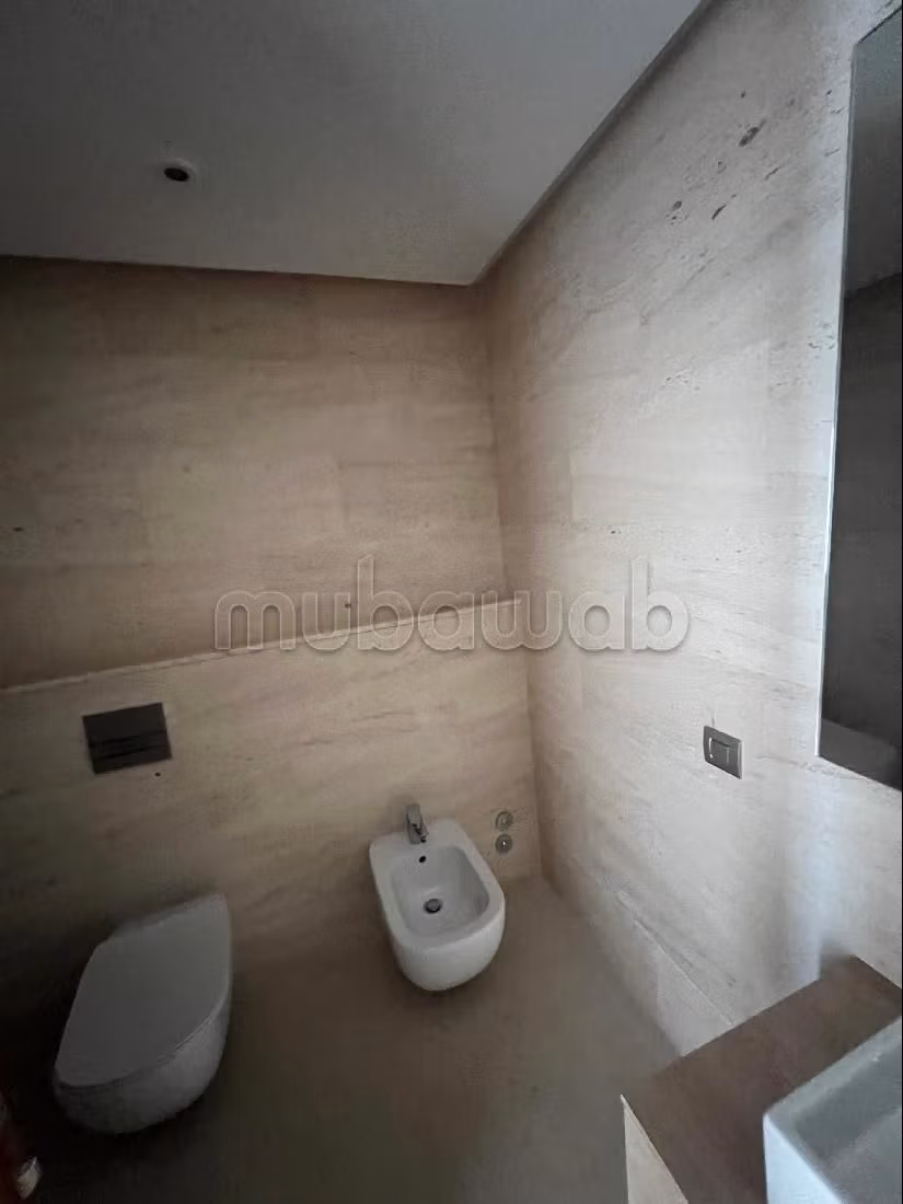 Très bel appartement 3 chambres avec terrasse cfc