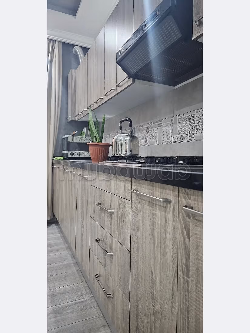 Bell'appartamento in affitto a Borj. 1 camera. Splendido giardino e comodo posto auto