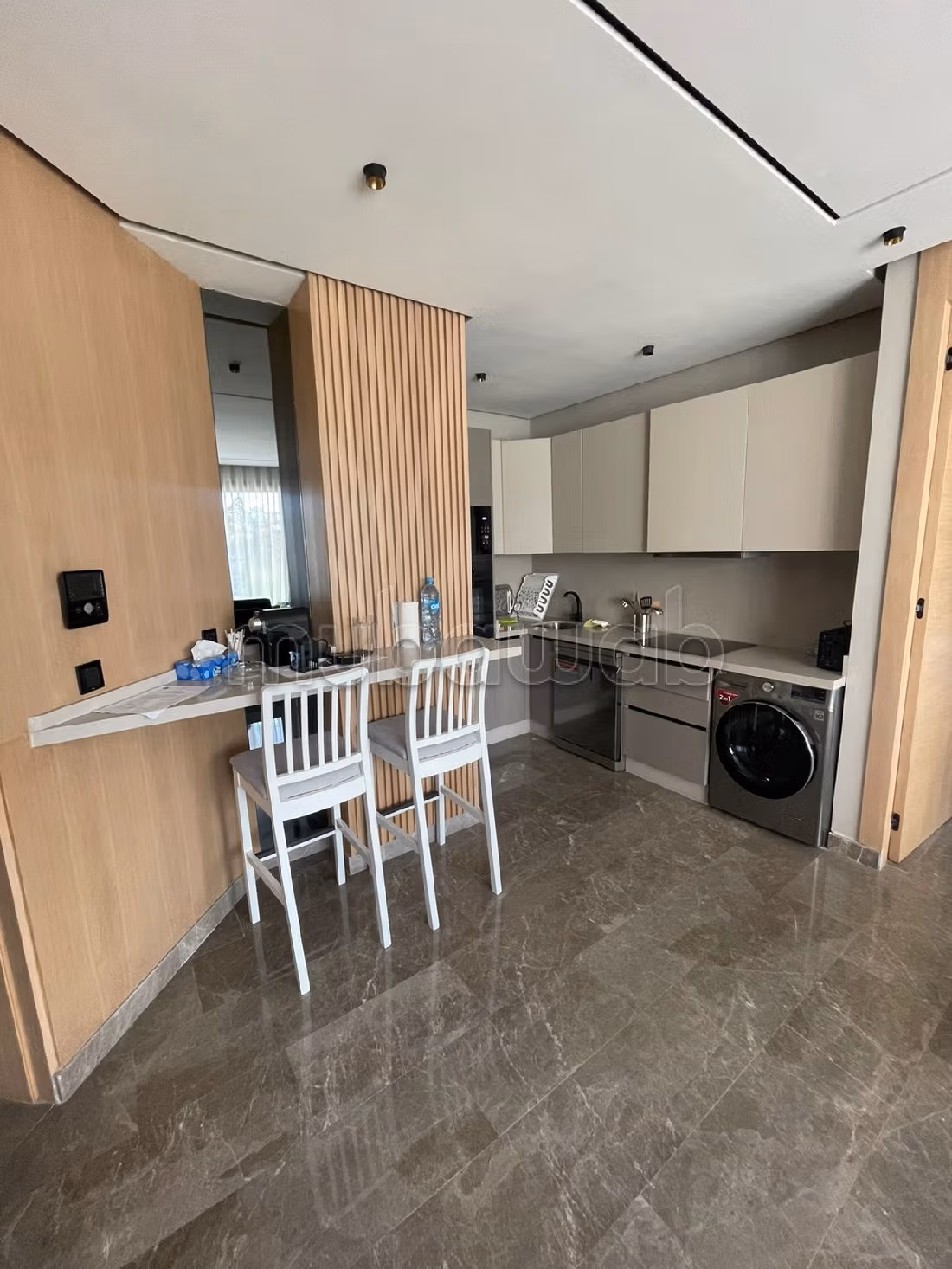 Splendido appartamento in affitto a Ain Diab. Superficie di 50 m². Posto auto e ascensore. 