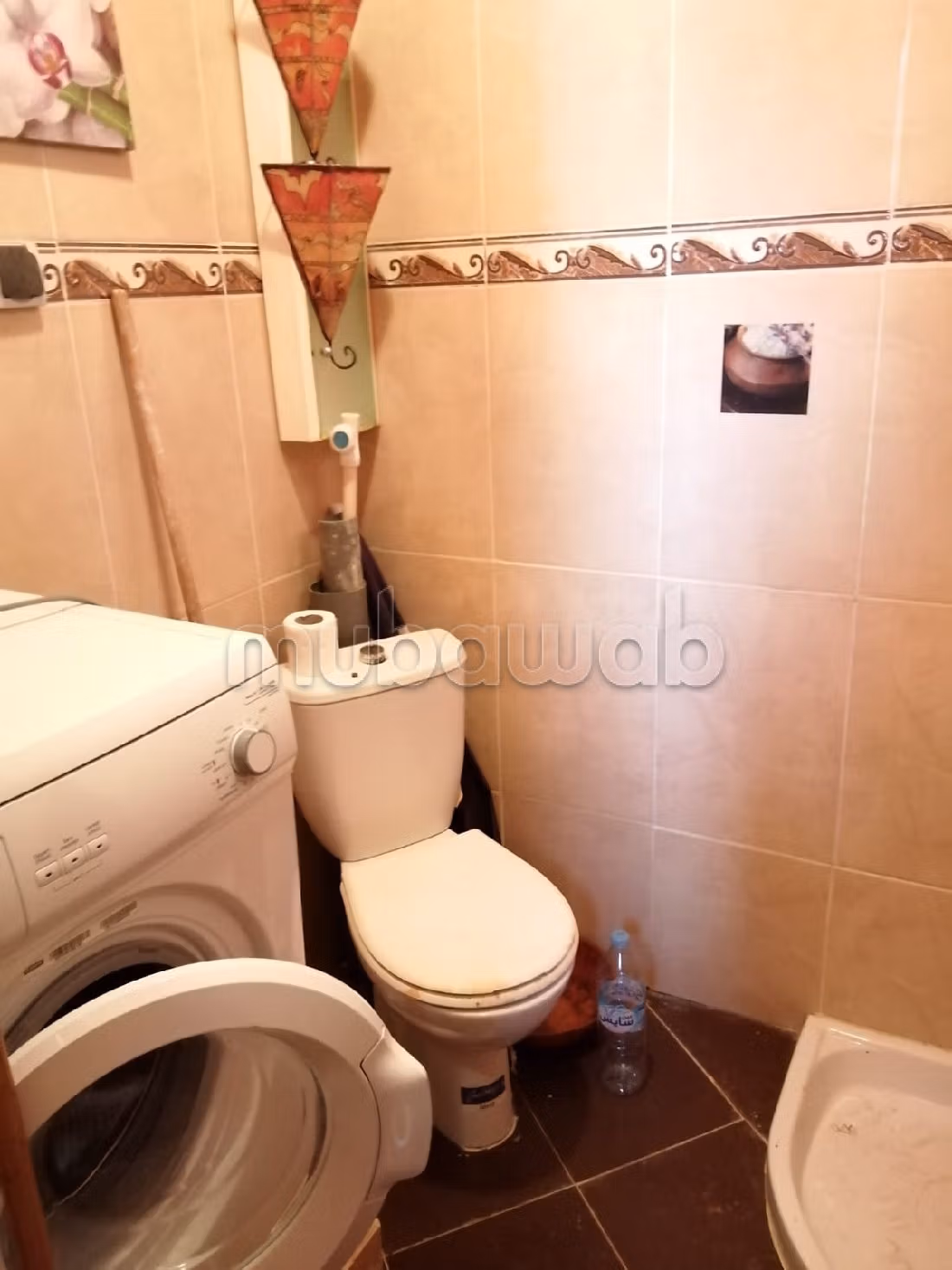 Beautiful house for sale. 3 beautiful rooms. Living room with Moroccan decor, General satellite dish system. 