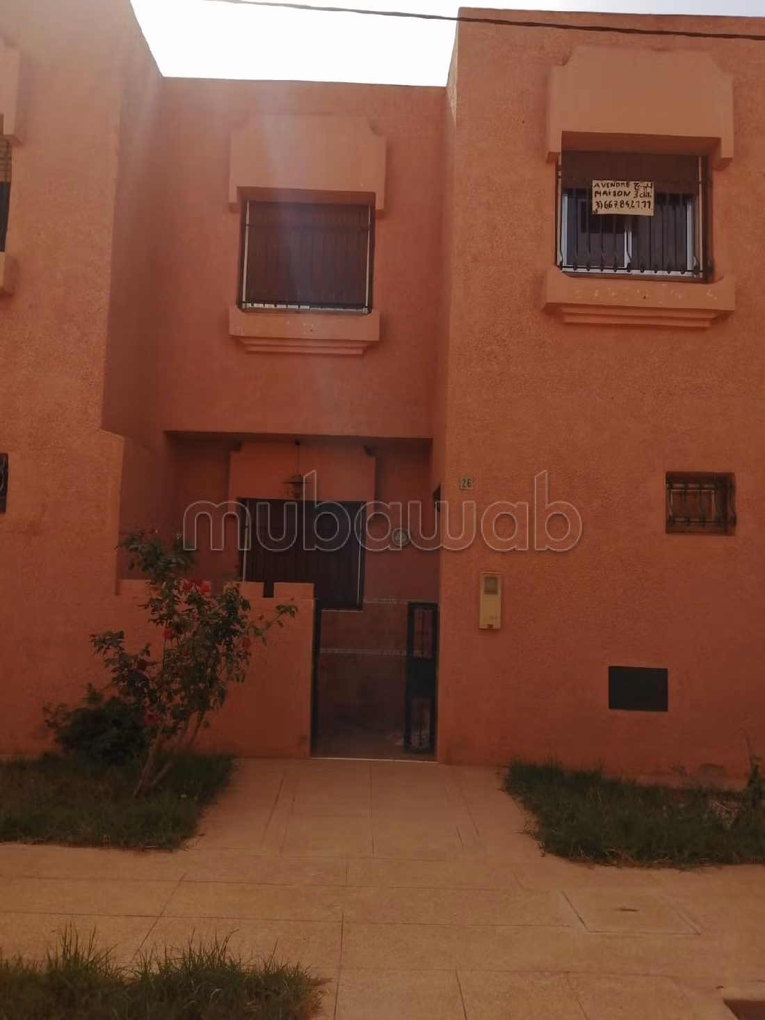 Beautiful house for sale. 3 beautiful rooms. Living room with Moroccan decor, General satellite dish system. 